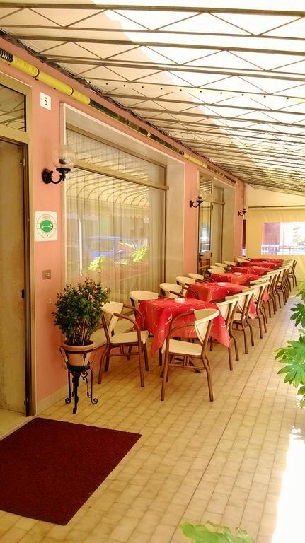 Due Palme Hotel Caorle Eksteriør billede